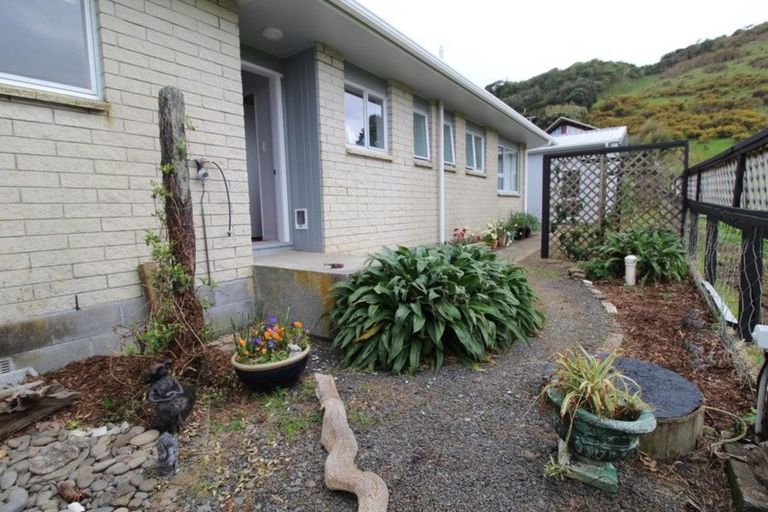 Photo of property in 73 North Street, Mokau, 4376