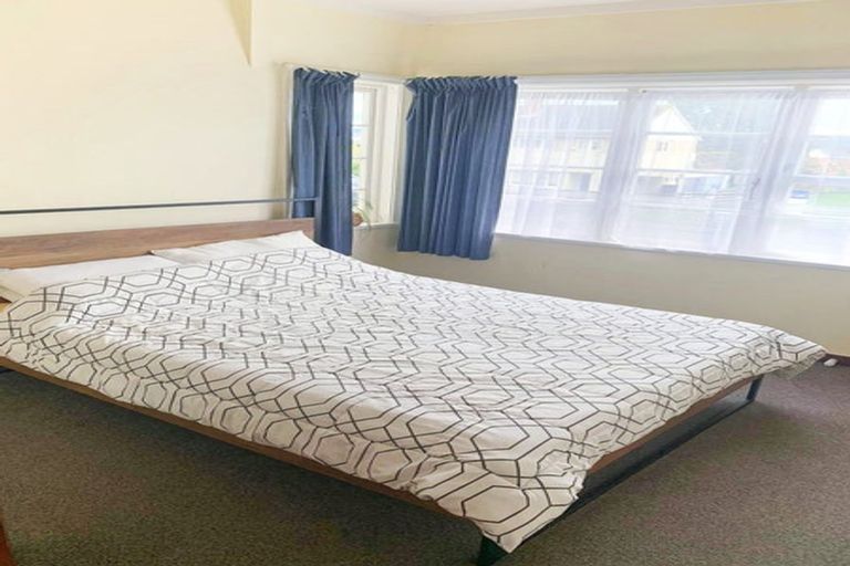 Photo of property in 44-46 Collingwood Street, Waterloo, Lower Hutt, 5011