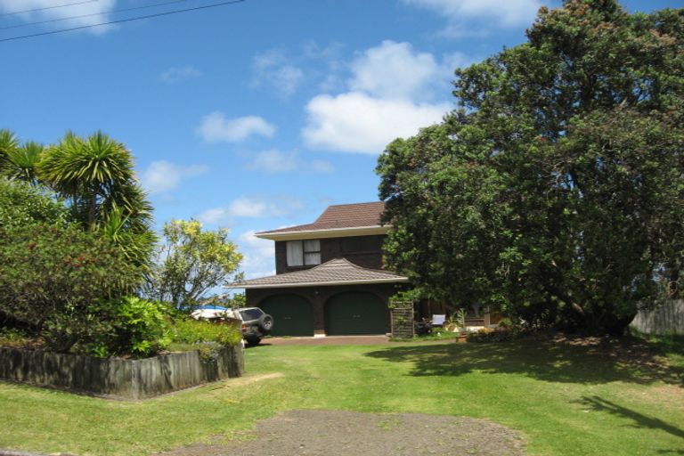 Photo of property in 3 Domain Crescent, Muriwai, Waimauku, 0881