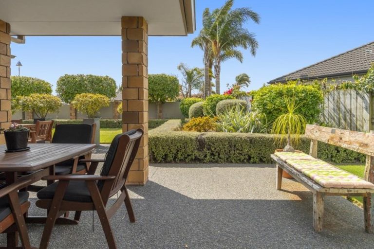 Photo of property in 5 Ohope Place, Papamoa Beach, Papamoa, 3118
