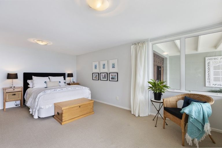 Photo of property in 100 Cornwallis Road, Cornwallis, Auckland, 0604