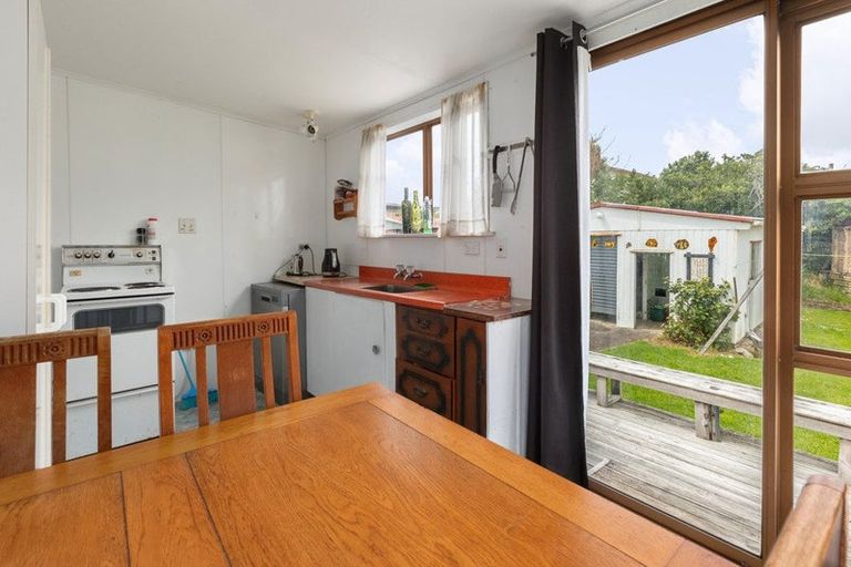 Photo of property in 32 Wallnutt Avenue, Waihi Beach, 3611