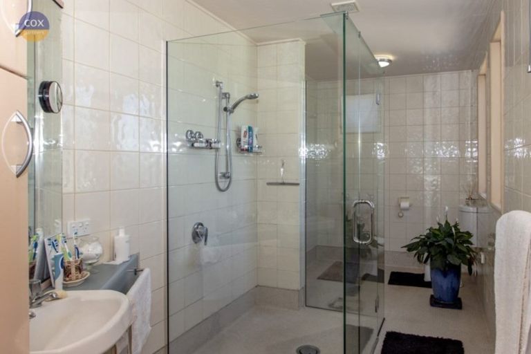 Photo of property in 28 Le Quesne Road, Bay View, Napier, 4104