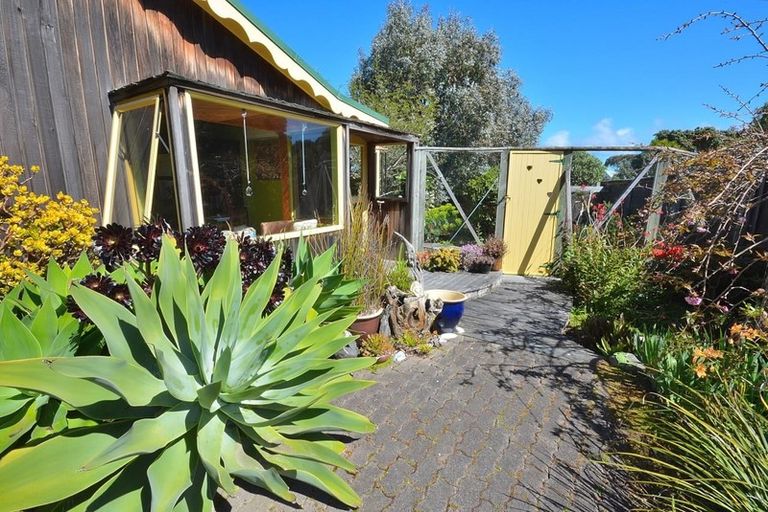 Photo of property in 4 Island View Terrace, Waikanae Beach, Waikanae, 5036