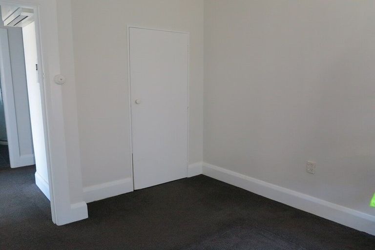Photo of property in 2/77 Maida Vale Road, Roseneath, Wellington, 6011