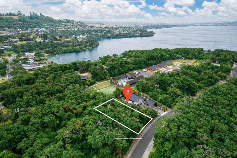 Photo of property in 70 Parawera Drive, Acacia Bay, Taupo, 3330