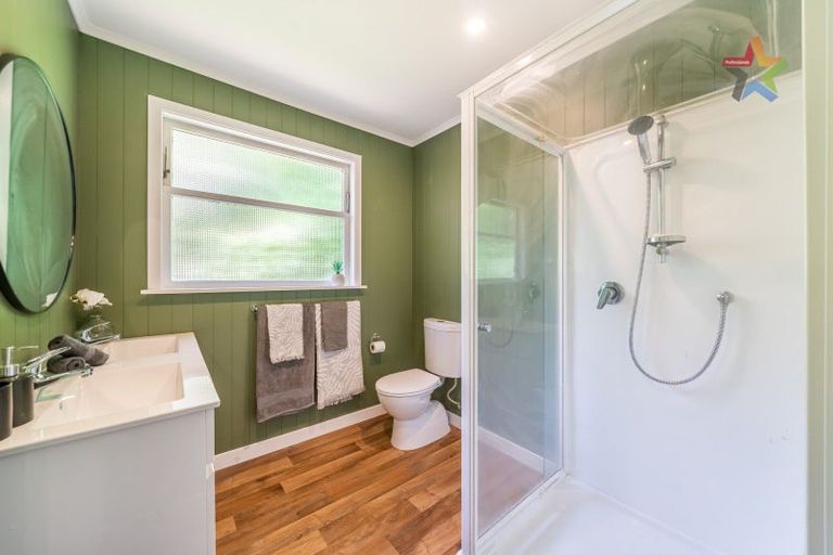 Photo of property in 7 Zeala Grove, Stokes Valley, Lower Hutt, 5019