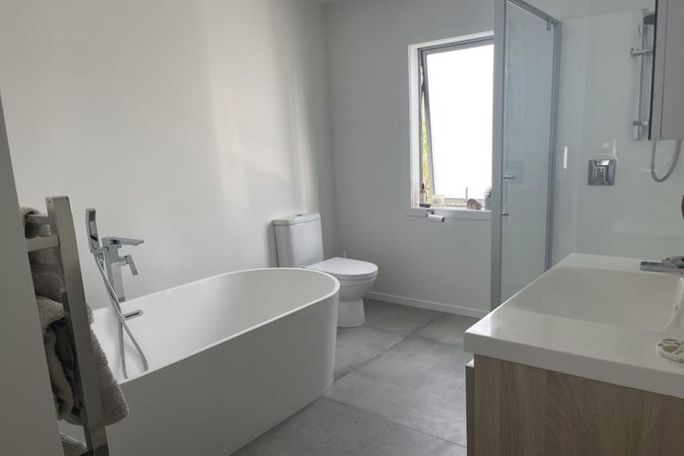 Photo of property in 17 Ardern Avenue, Stanmore Bay, Whangaparaoa, 0932