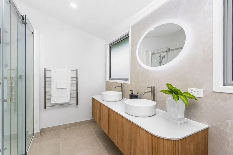 Photo of property in 2/88 Arran Road, Browns Bay, Auckland, 0630