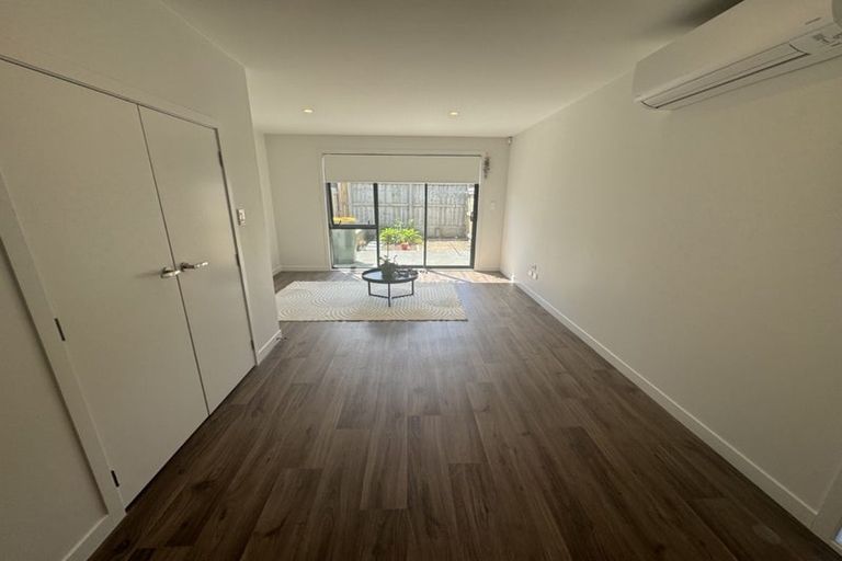 Photo of property in 9c Welby Place, Mangere, Auckland, 2022