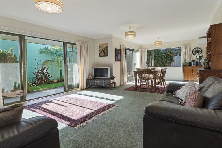Photo of property in 379b Devonport Road, Tauranga South, Tauranga, 3112