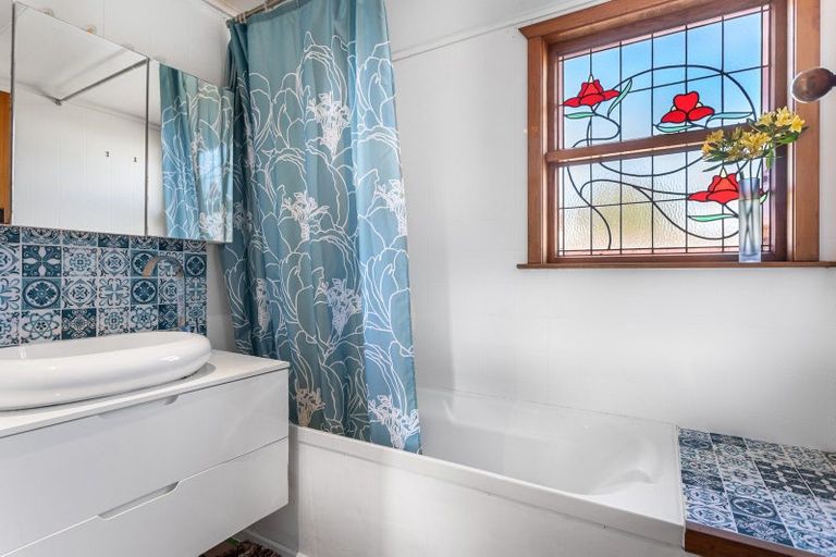 Photo of property in 2 Church Street, Amberley, 7410