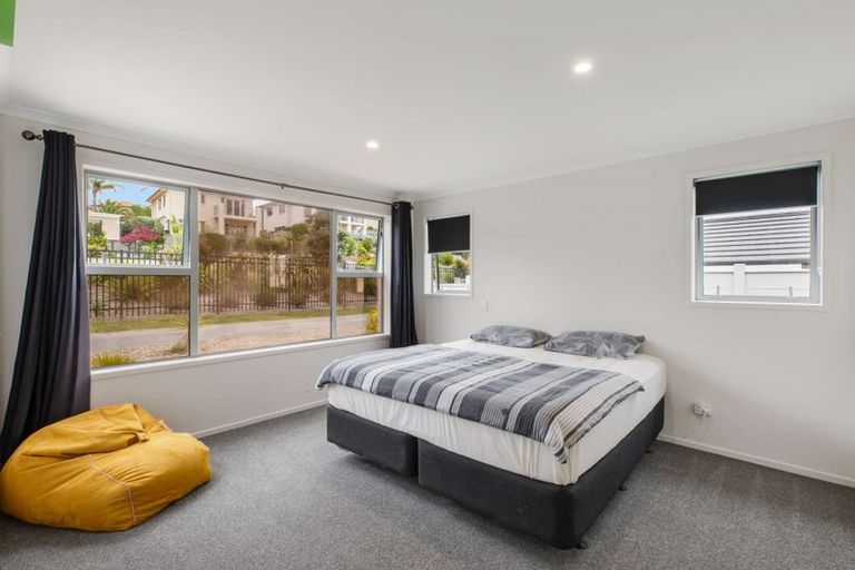 Photo of property in 49 Couldrey Crescent, Red Beach, 0932