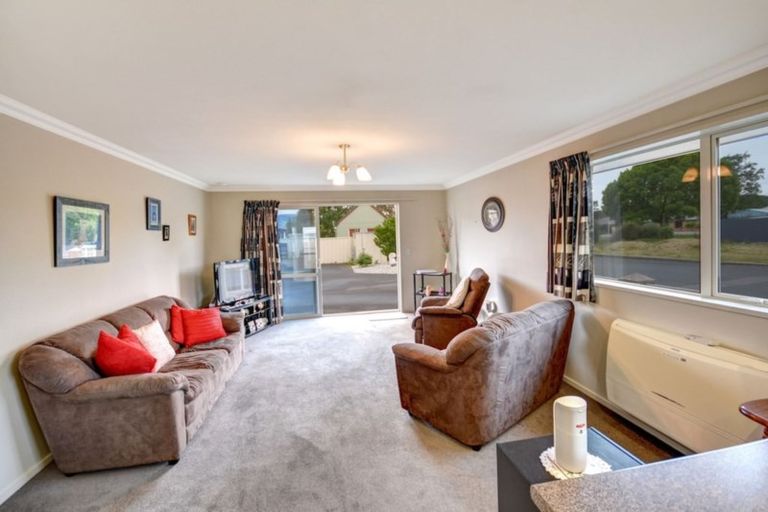 Photo of property in 4/4 Reid Avenue, Mosgiel, 9024