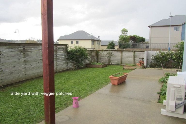 Photo of property in 119 Fernhill Way, Oteha, Auckland, 0632