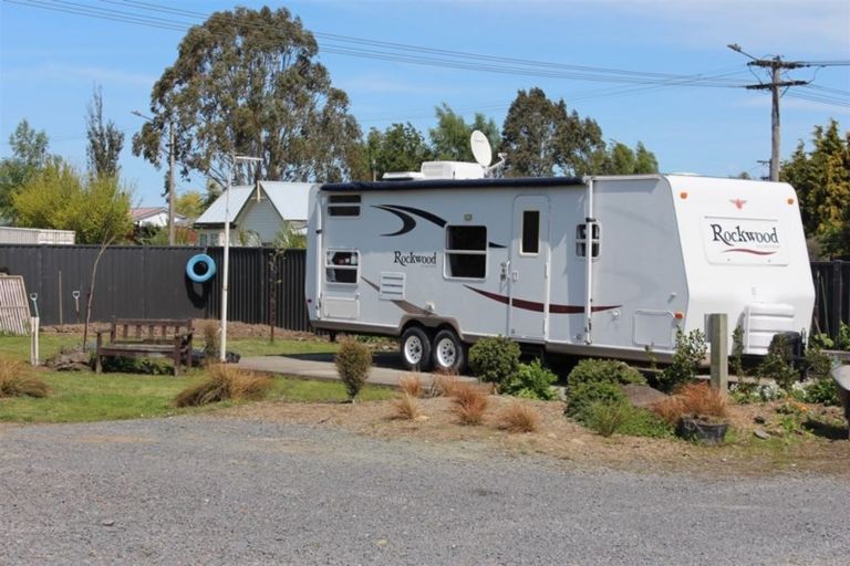 Photo of property in 18 Johnson Street, Milton, 9220