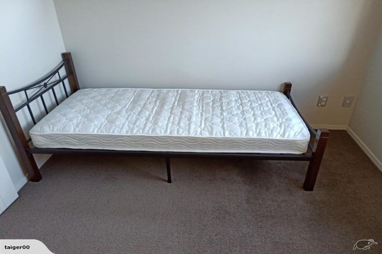 Photo of property in 8 Stubbs Place, Fairview Heights, Auckland, 0632