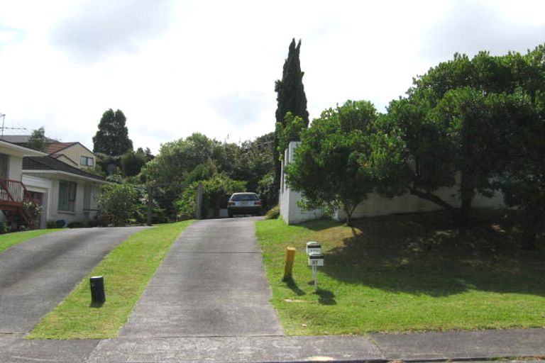 Photo of property in 2/37 Simon Ellice Drive, Bayview, Auckland, 0629