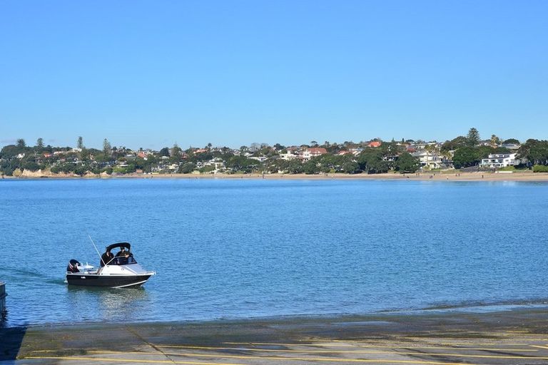 Photo of property in 3/240 Hurstmere Road, Takapuna, Auckland, 0622