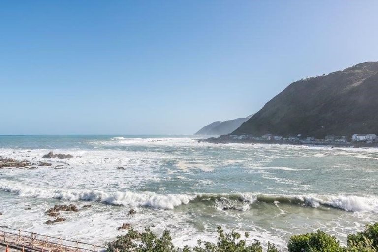 Photo of property in 14 Owhiro Bay Parade, Owhiro Bay, Wellington, 6023