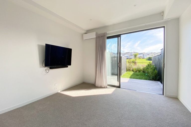 Photo of property in 2/46 Jane Maree Road, Kumeu, 0810