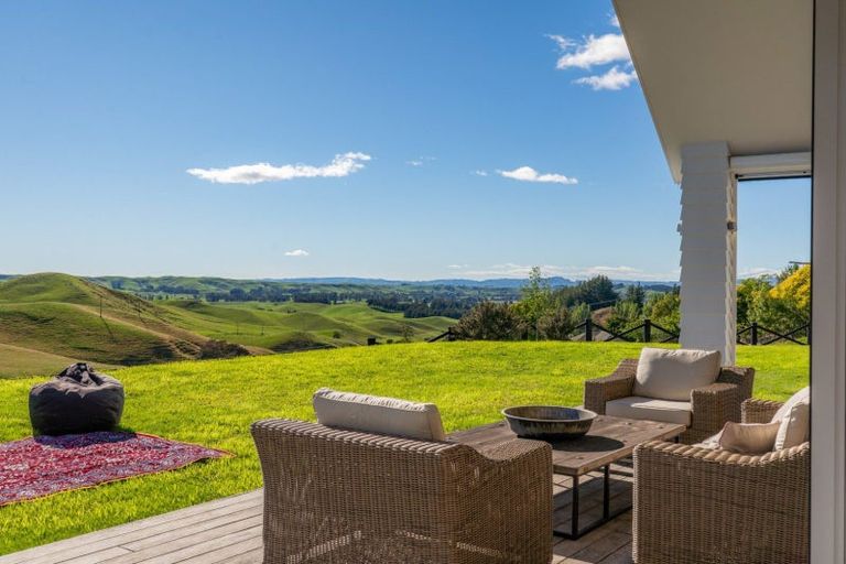 Photo of property in 1232 Taihape Road, Sherenden, Hastings, 4179