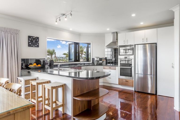 Photo of property in 49 Grovenor Drive, Orewa, 0931