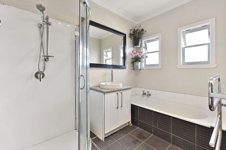 Photo of property in 15 Laurie Avenue, Papakura, 2110