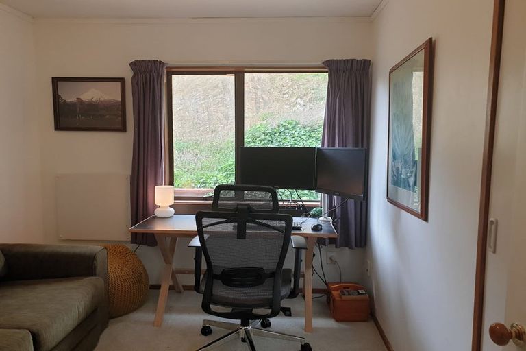 Photo of property in 5a Dennis Way, Island Bay, Wellington, 6023