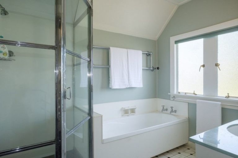 Photo of property in 142 Eglinton Road, Mornington, Dunedin, 9011