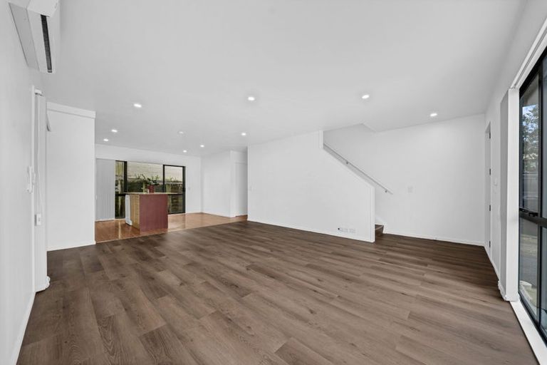 Photo of property in 19 Rakich Place, Henderson, Auckland, 0612