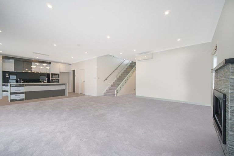 Photo of property in 5 Awakirihi Close, Shamrock Park, Auckland, 2016