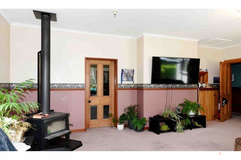 Photo of property in 66 Timaru Road, Waimate, 7924