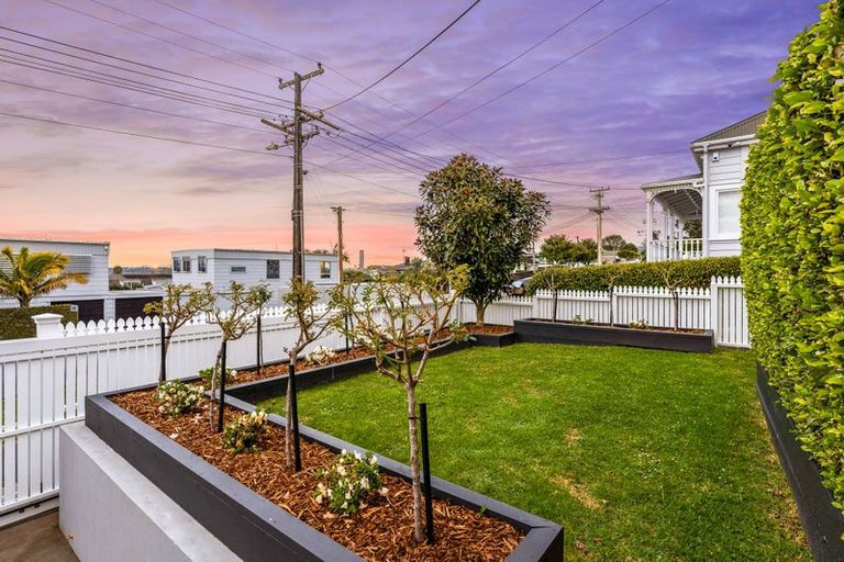 Photo of property in 1/20 Richmond Avenue, Northcote Point, Auckland, 0627