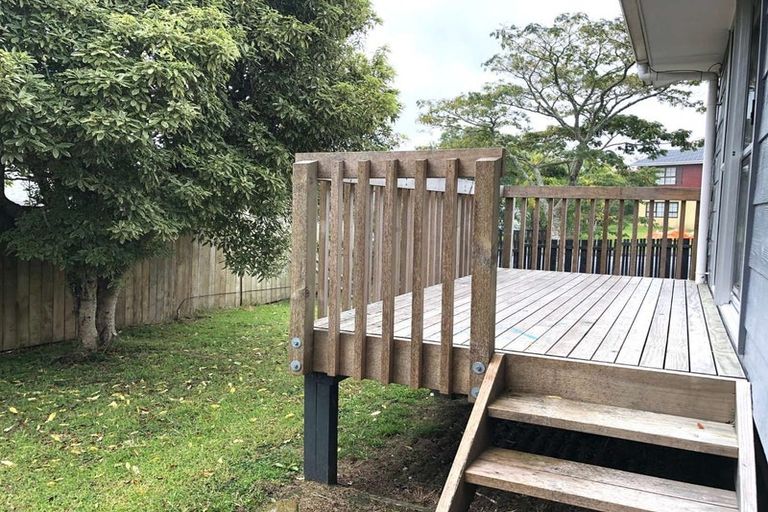 Photo of property in 21 West Harbour Drive, West Harbour, Auckland, 0618