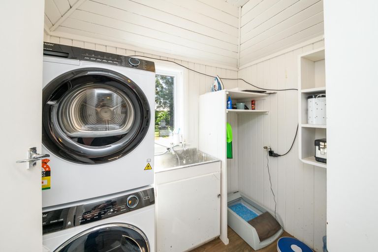 Photo of property in 43 Ihle Street, Terrace End, Palmerston North, 4410