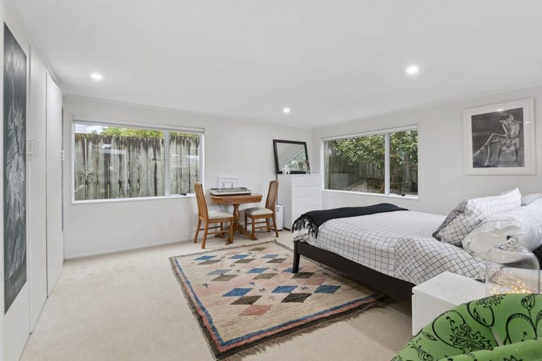 Photo of property in 1/17 Merriefield Avenue, Forrest Hill, Auckland, 0620