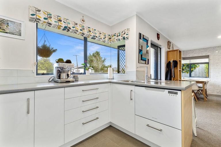 Photo of property in 1 Mabian Crescent, Deanwell, Hamilton, 3206