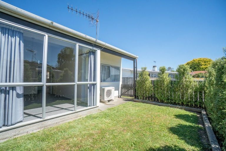 Photo of property in 16 Papakowhai Court, West End, Palmerston North, 4412