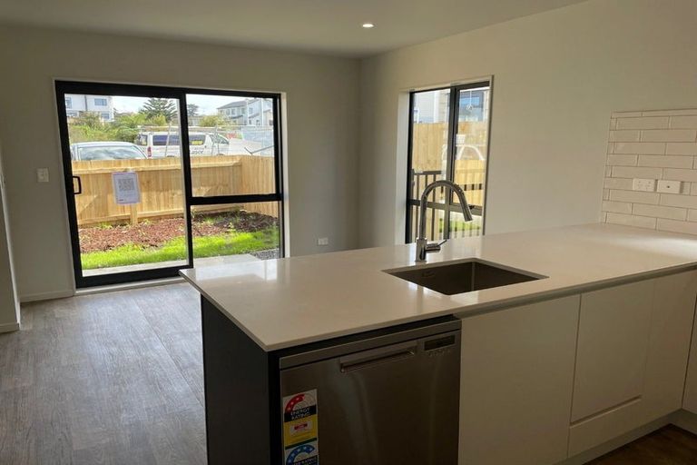 Photo of property in 68 Matawhanga Drive, Wattle Downs, Auckland, 2103