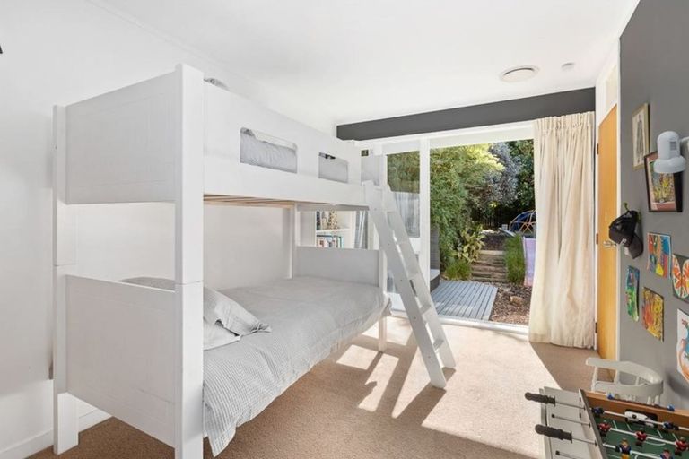 Photo of property in 17 Lydia Avenue, Northcote, Auckland, 0627