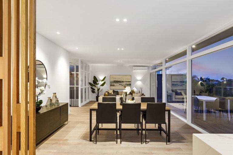 Photo of property in 181 Glenfield Road, Hillcrest, Auckland, 0627