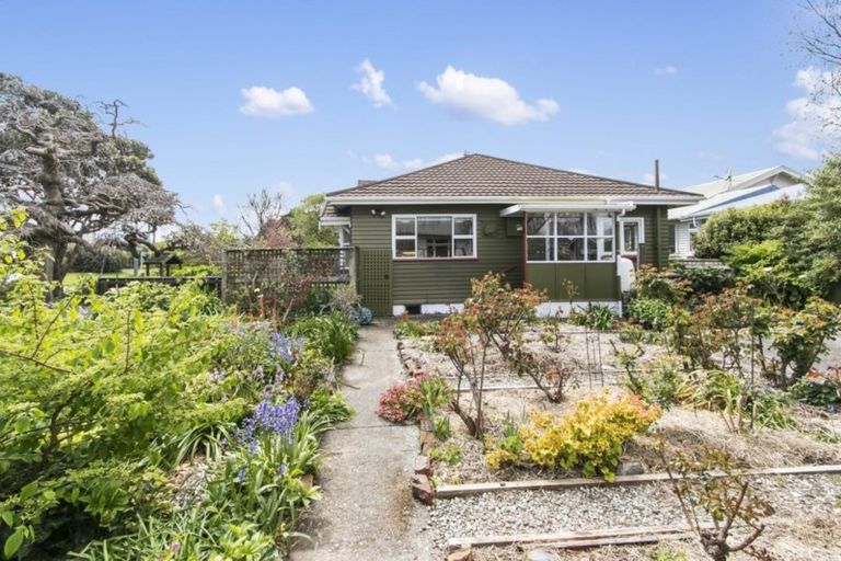 Photo of property in 57 Cambridge Terrace, Waiwhetu, Lower Hutt, 5011