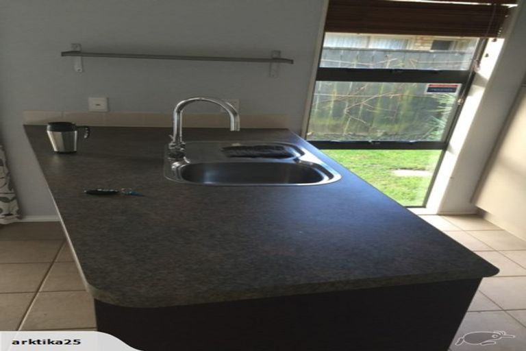 Photo of property in 13 Earnslaw Crescent, Clover Park, Auckland, 2019