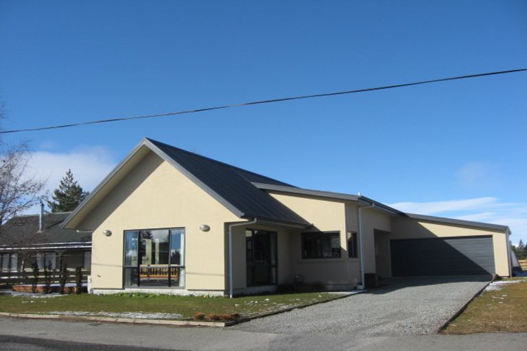 Photo of property in 39 Totara Drive, Twizel, 7901