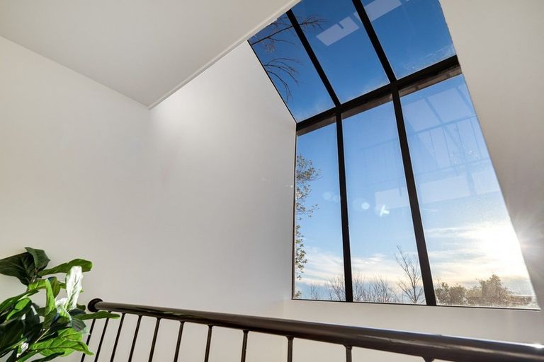 Photo of property in 25 Lookaway Place, Huntsbury, Christchurch, 8022