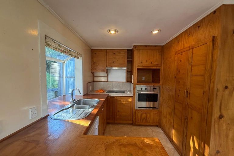 Photo of property in 15 Sunline Avenue, Massey, Auckland, 0614