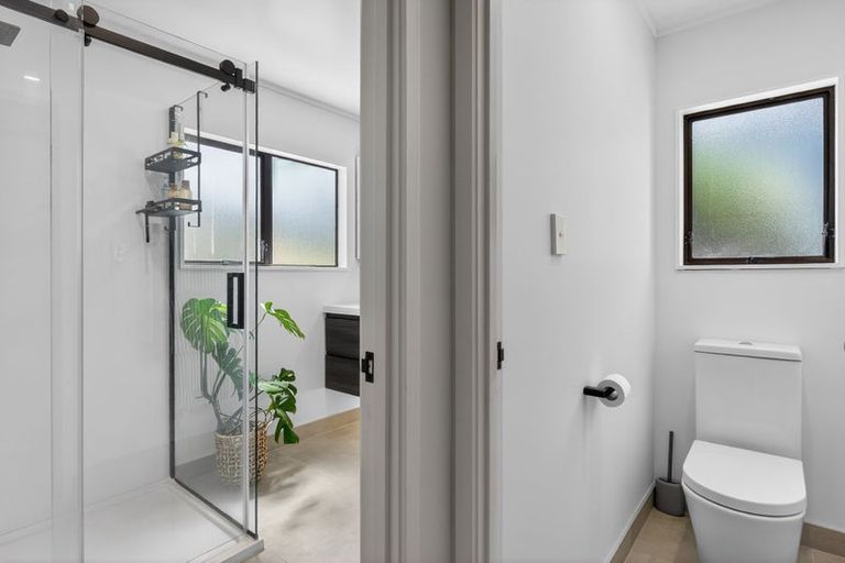 Photo of property in 2/31 Verran Road, Birkenhead, Auckland, 0626