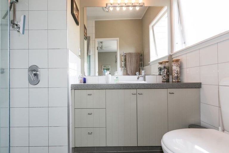 Photo of property in 37 Muritai Crescent, Havelock North, 4130