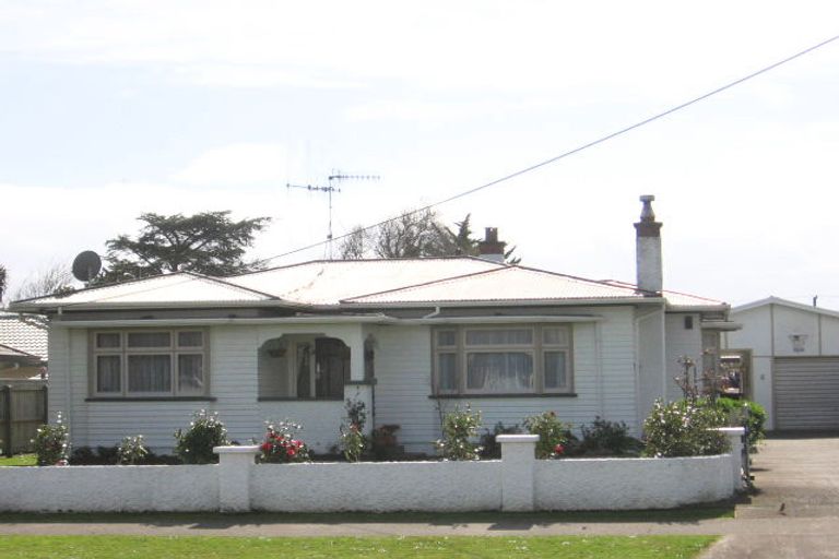 Photo of property in 16 Trafalgar Street, Levin, 5510